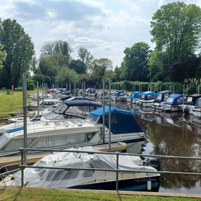 Saxon Moorings Old Windsor